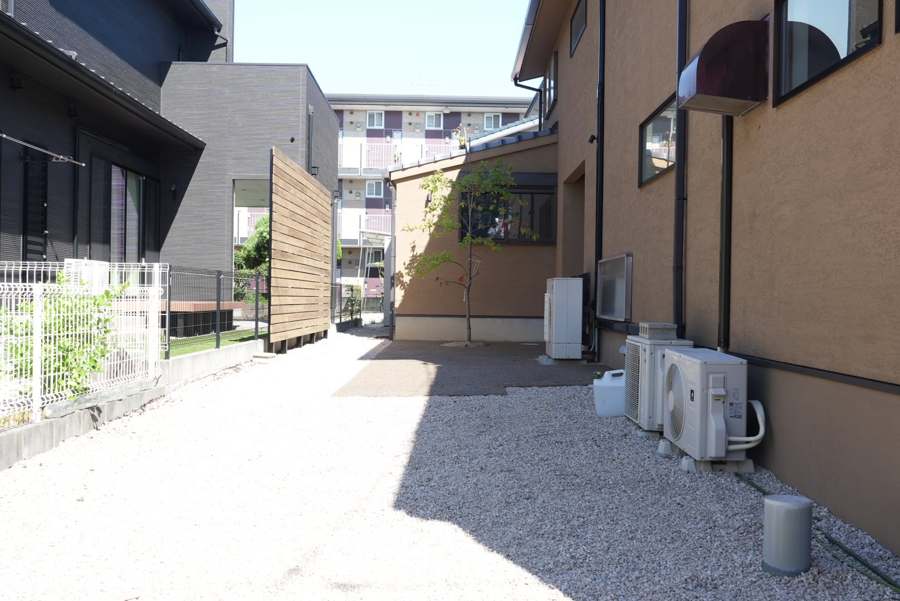 住宅外周の犬走り・通路への施工